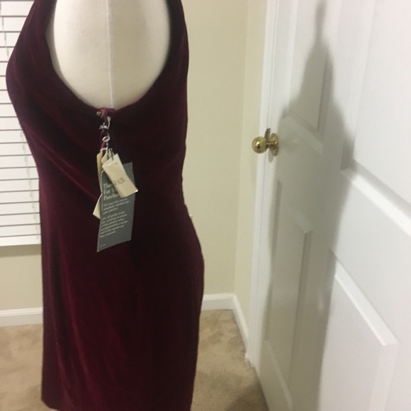 Gillian Velvet Dress - Picture 4 of 8